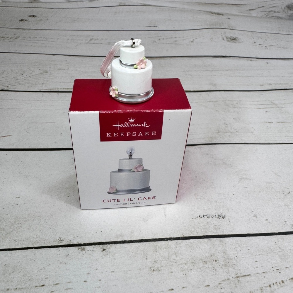 Hallmark Keepsake Cute Lil' Cake Mini Ornament Baking Kitchen Wedding Cake